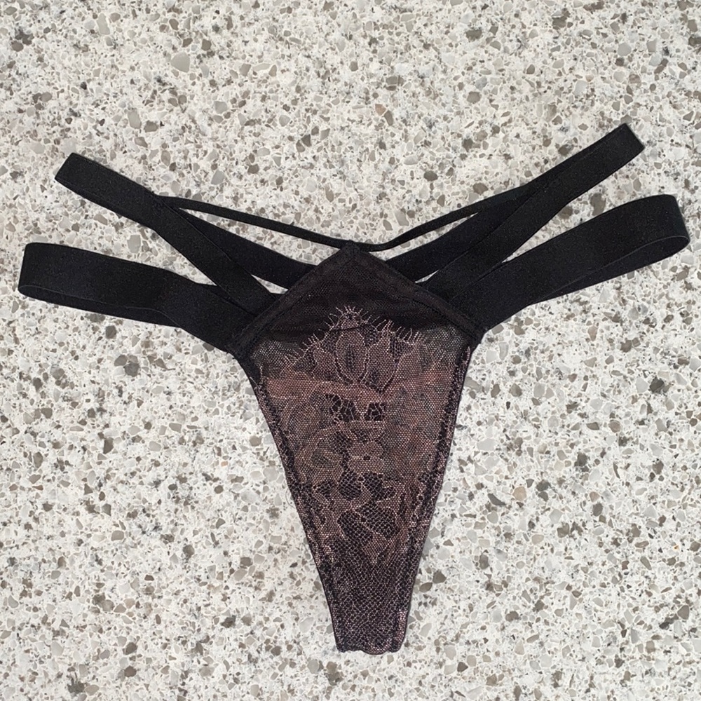 Victoria’s Secret Vintage Thong Eyelash Lace Bandage Panties RARE